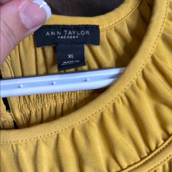 Ann Taylor Factory Yellow Ruched long sleeve Blouse Soze XL Womens work business - Picture 3 of 6